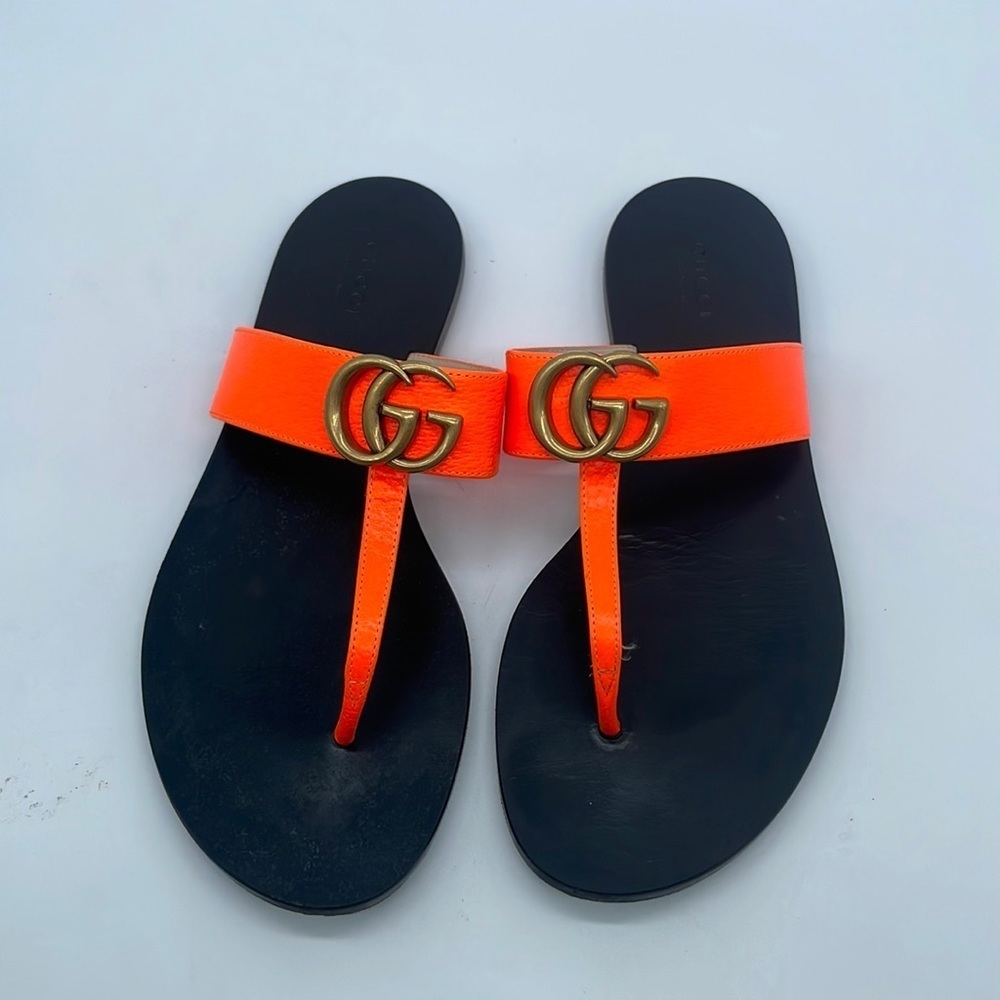 Gucci Orange leather Marmont GG thong sandals 37.5